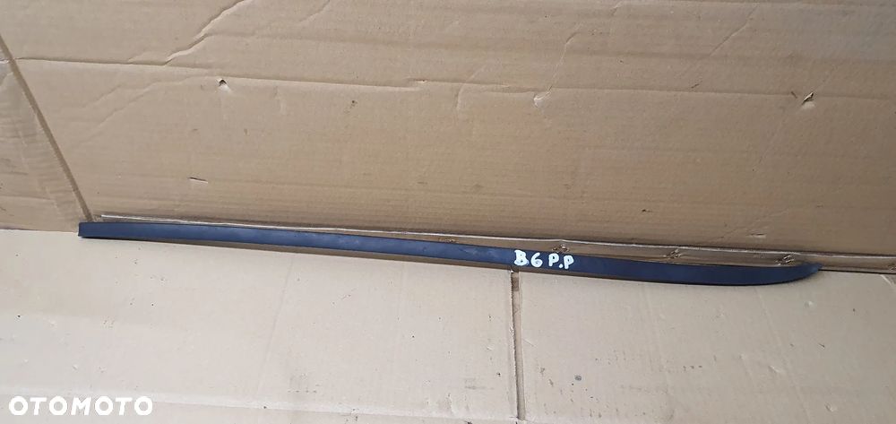 Listwa szyby czołowej prawy przód VW Passat B6 3C0854328B - 2