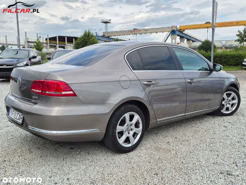 Volkswagen Passat - 25
