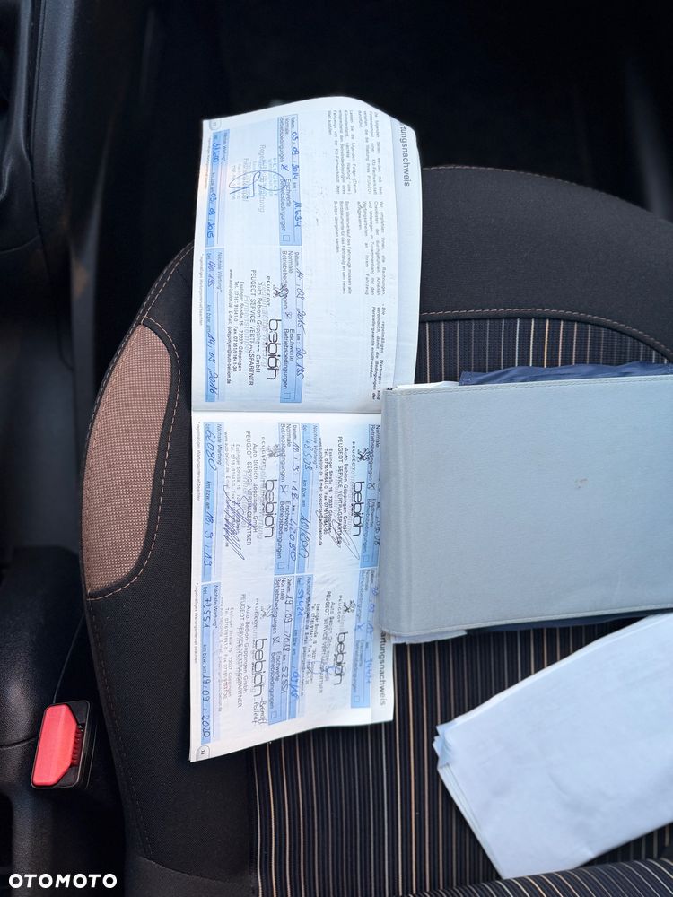 Peugeot 208 82 VTI Allure - 21