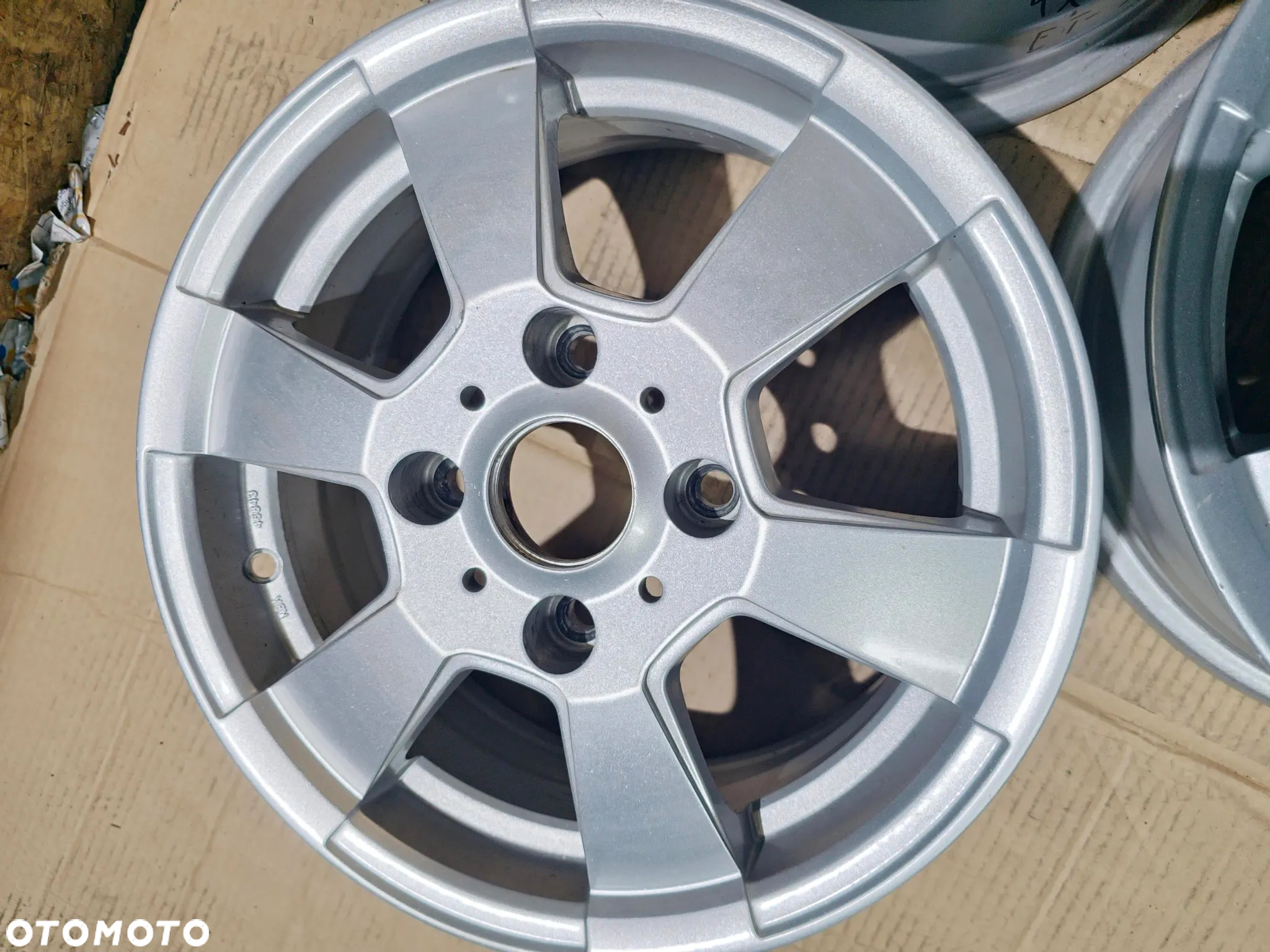 Felgi Aluminiowe 6,0-14 4x114,3x74,2 ET-38 PLW Proline B600 A005 (NOWE) - 2