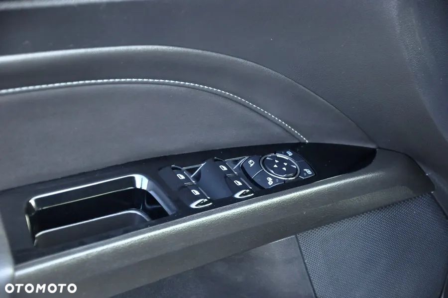 Ford Mondeo 2.0 EcoBoost STart-Stopp Autom Titanium - 25