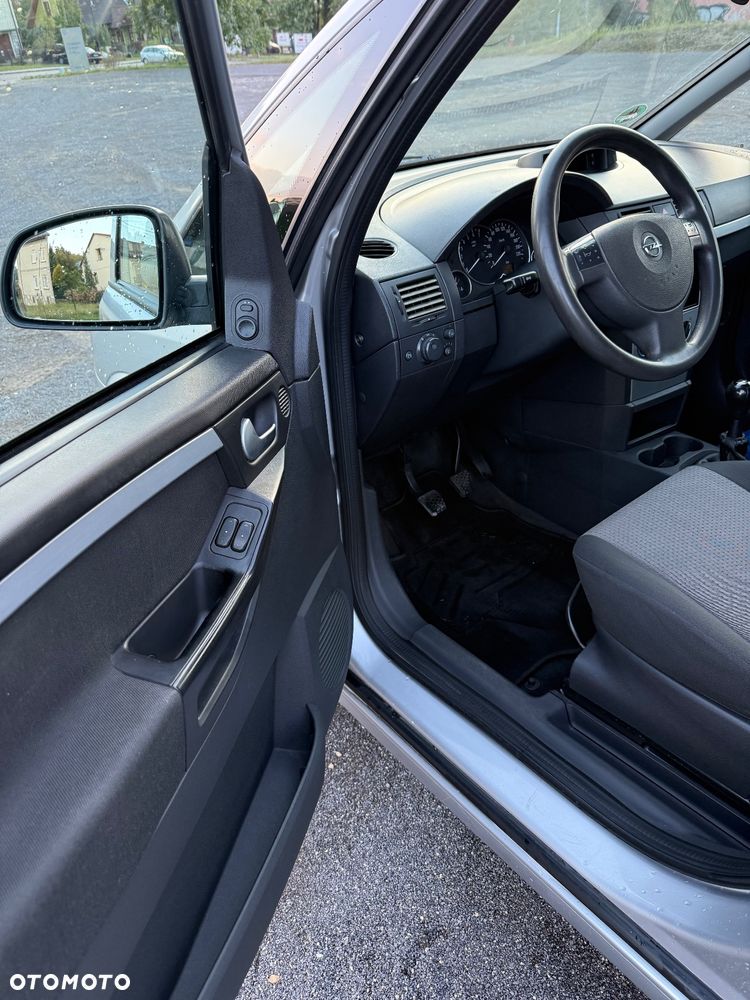 Opel Meriva 1.6 16V Essentia - 27