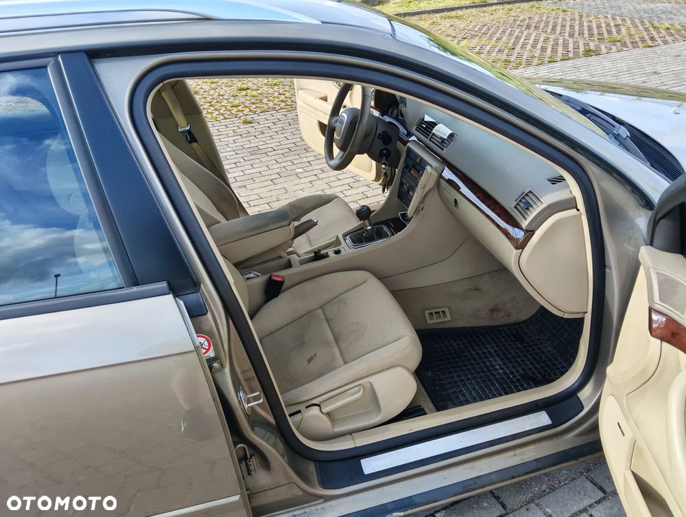 Audi A4 Avant 2.0 TDI - 10