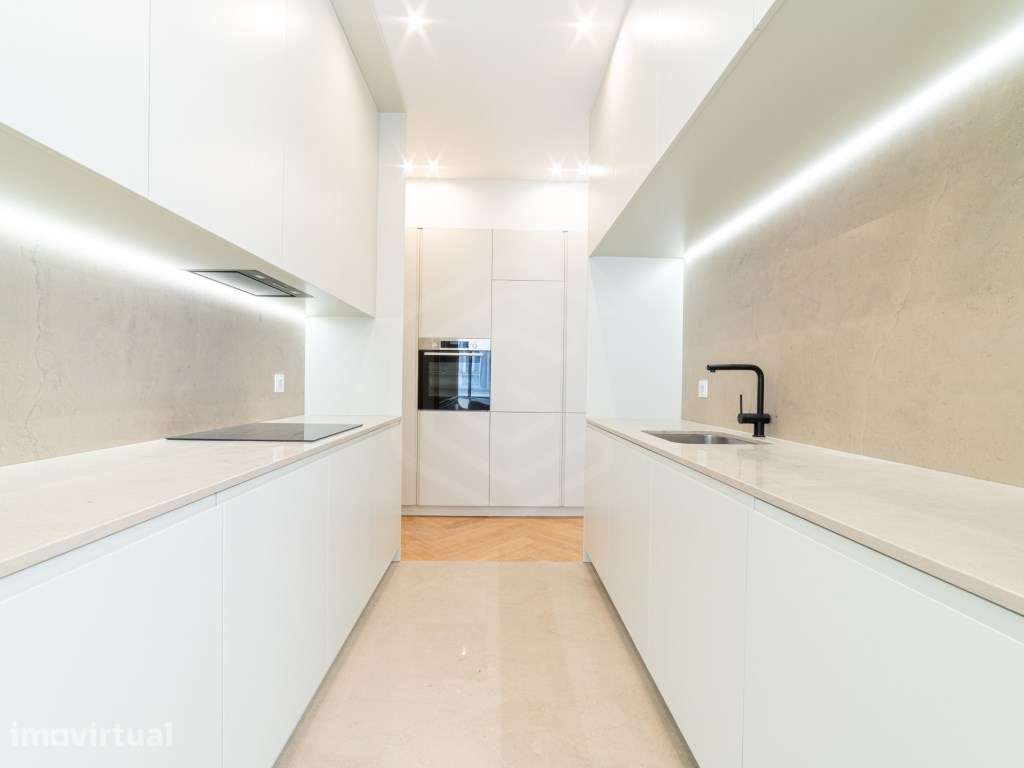 Apartamento T3 junto à Avenida dos Aliados - Porto - Grande imagem: 5/36