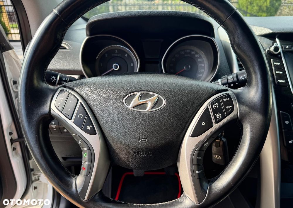 Hyundai i30 blue 1.6 CRDi Classic - 30
