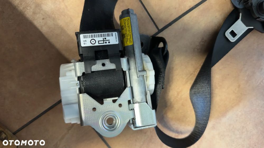 PAS BEZPIECZEŃSTWA LEWY PRZÓD BMW F22 LCI F32 LCI 7284485 - 2