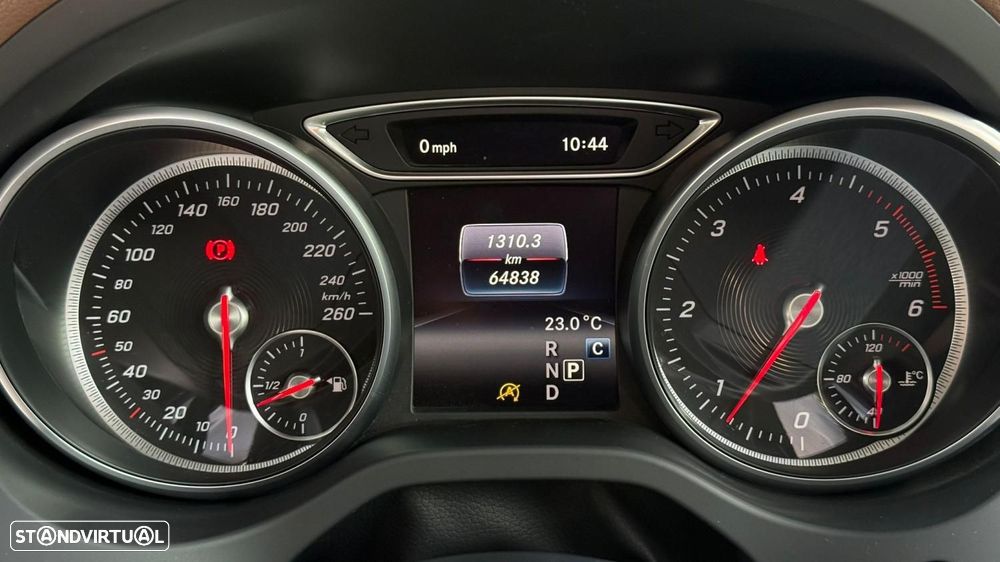 Mercedes-Benz GLA 220 d Urban - 5