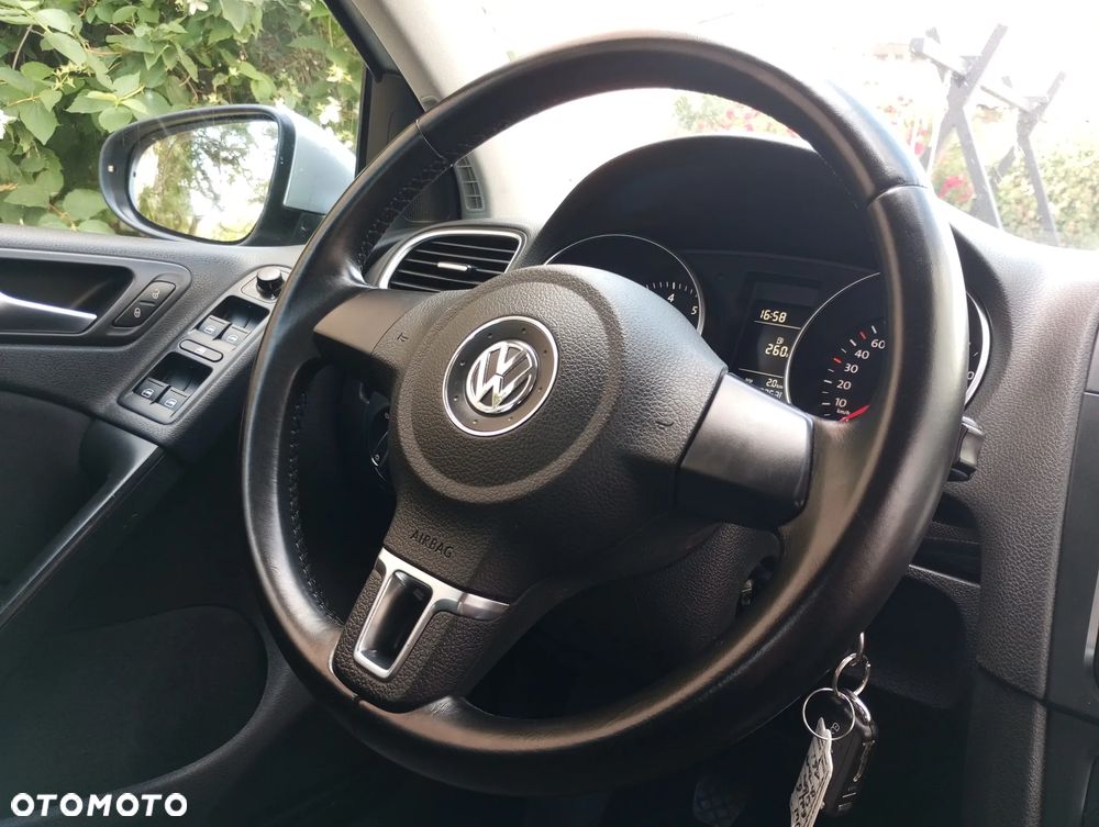 Volkswagen Golf - 21