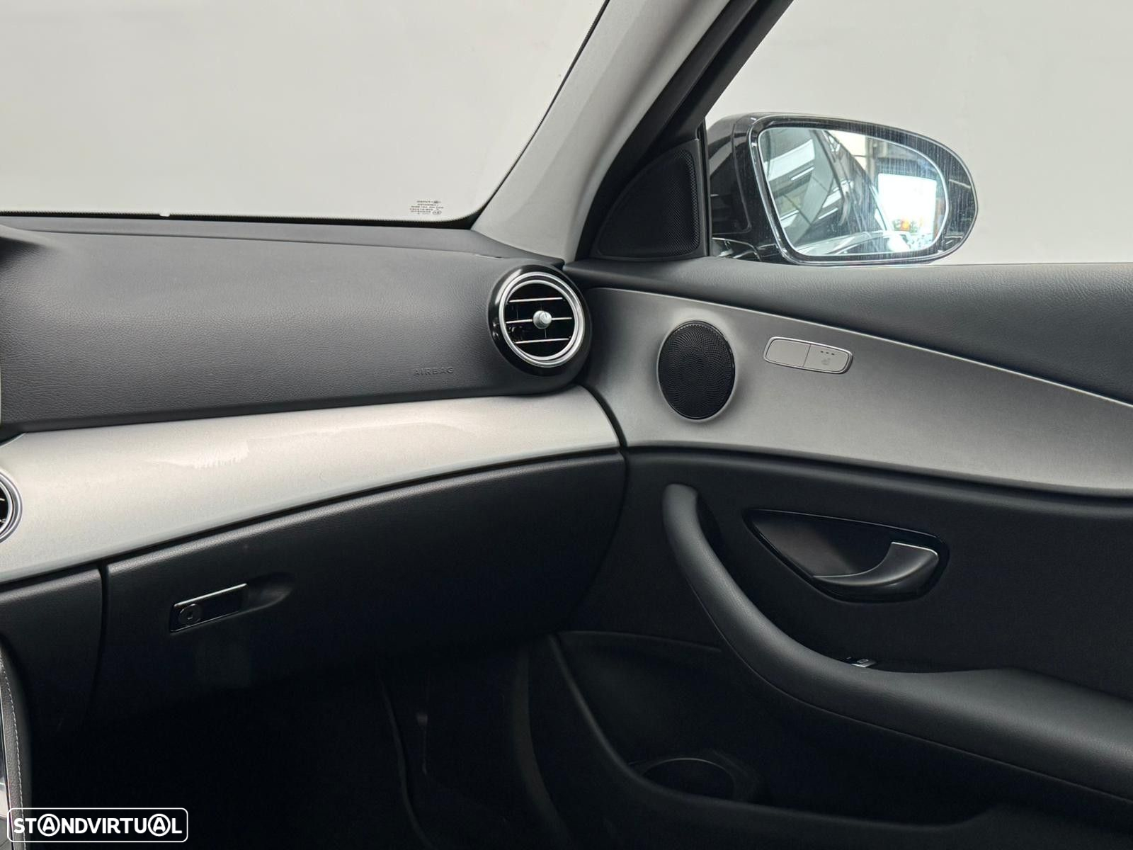 Mercedes-Benz E 300 e Exclusive Line - 27