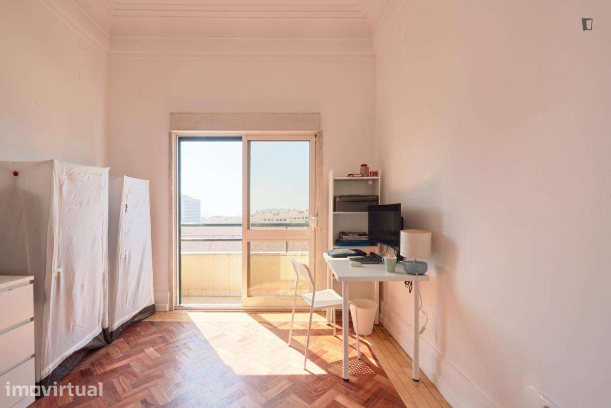 Quarto - localizado em Marquês de Pombal Lisbon - Grande imagem: 4/12