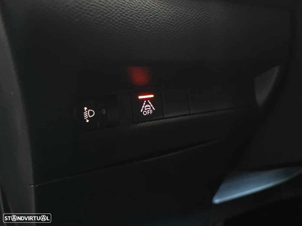 Peugeot 208 1.2 PureTech Active Pack - 27