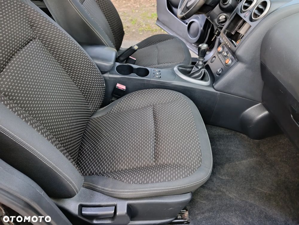 Nissan Qashqai 2.0 dCi DPF acenta - 16