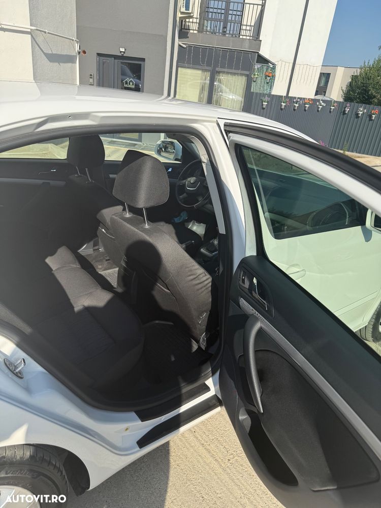 Skoda Octavia 1.4 TSI Classic DSG - 8