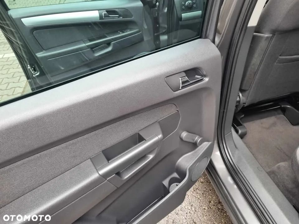 Opel Zafira - 22