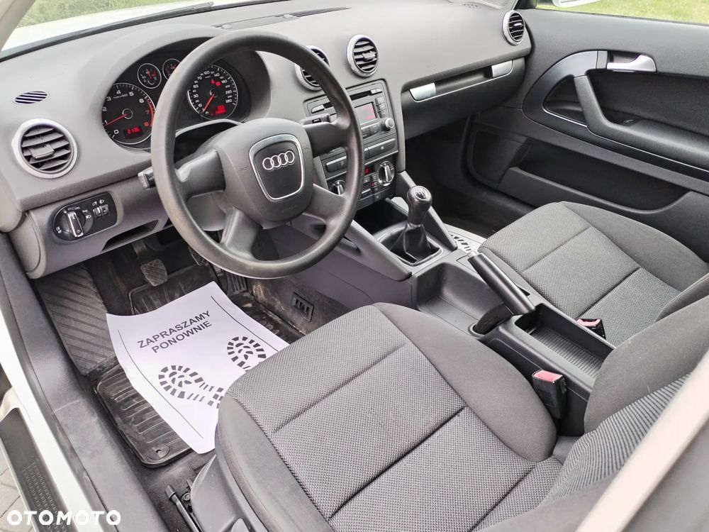 Audi A3 3-drzwiowe 1.6 Ambiente - 24