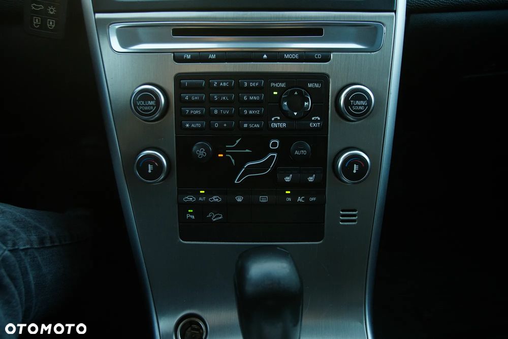 Volvo XC 60 2.4D AWD Kinetic - 18