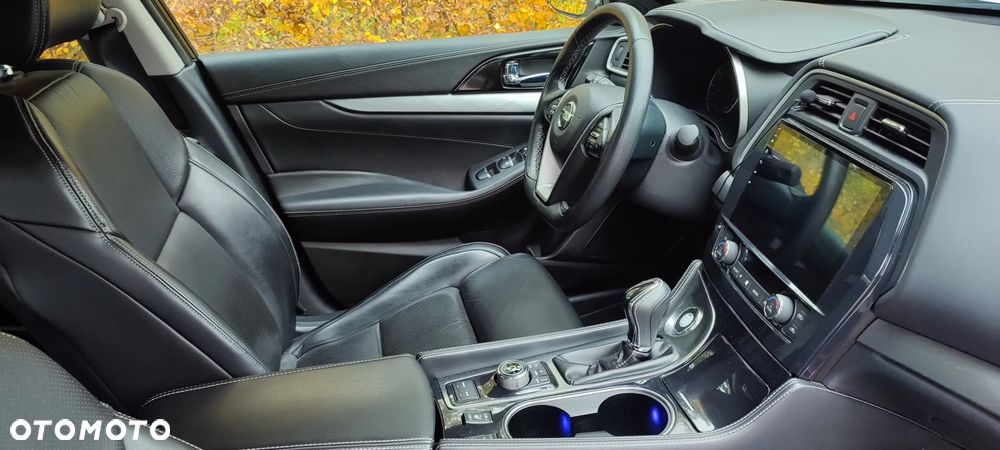 Nissan Maxima - 23