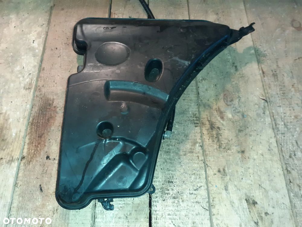 BMW 5 G30 G31 Zbiornik Spryskiwaczy - 2