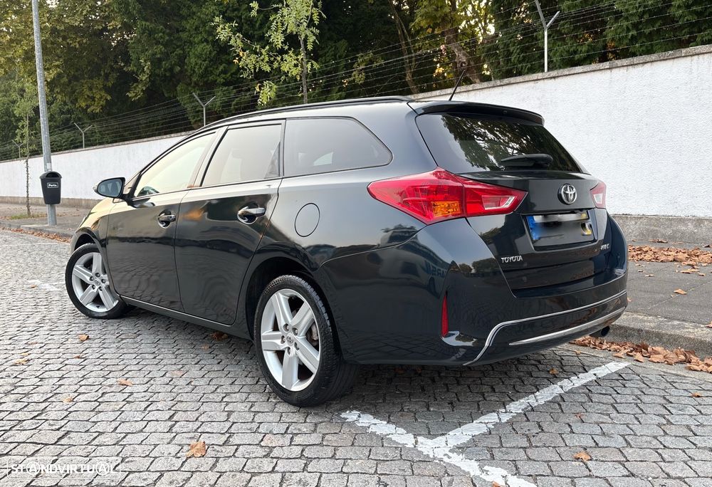 Toyota Auris Touring Sports 1.4 D-4D Comfort+Pack Sport - 2