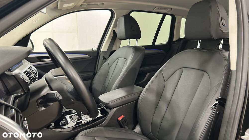 BMW X3 xDrive20i - 11