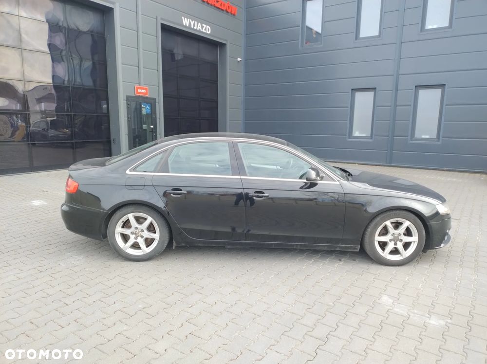 Audi A4 Limousine - 6