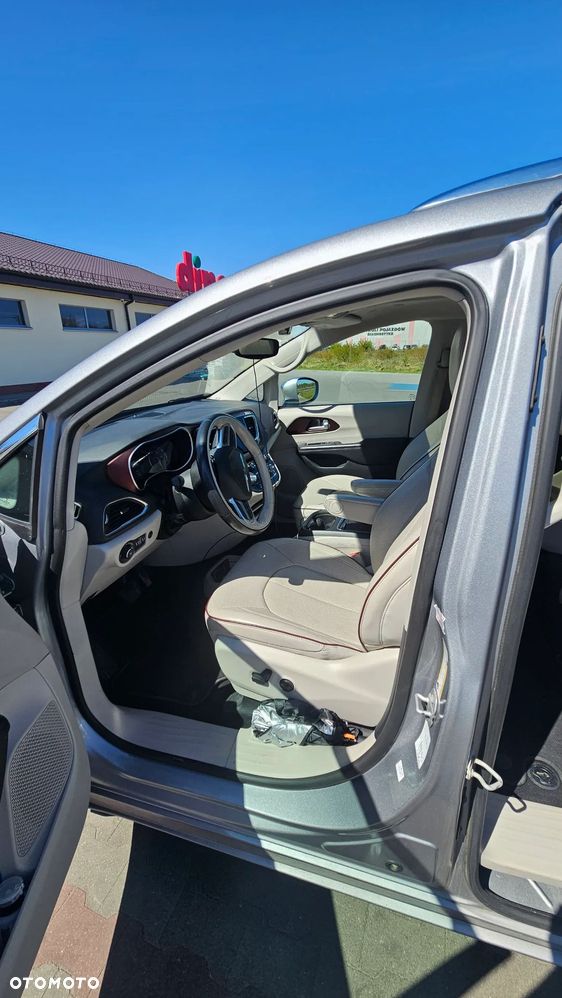 Chrysler Pacifica - 6