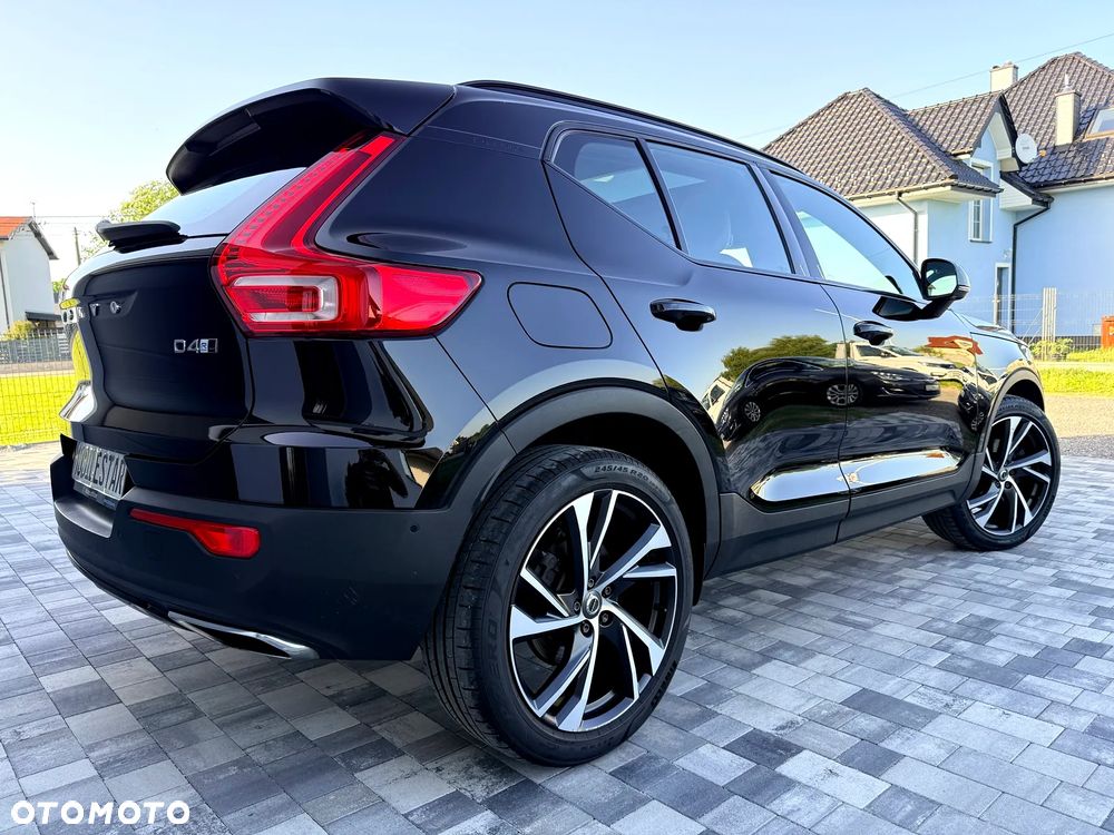 Volvo XC 40 D4 AWD Geartronic R-Design - 4