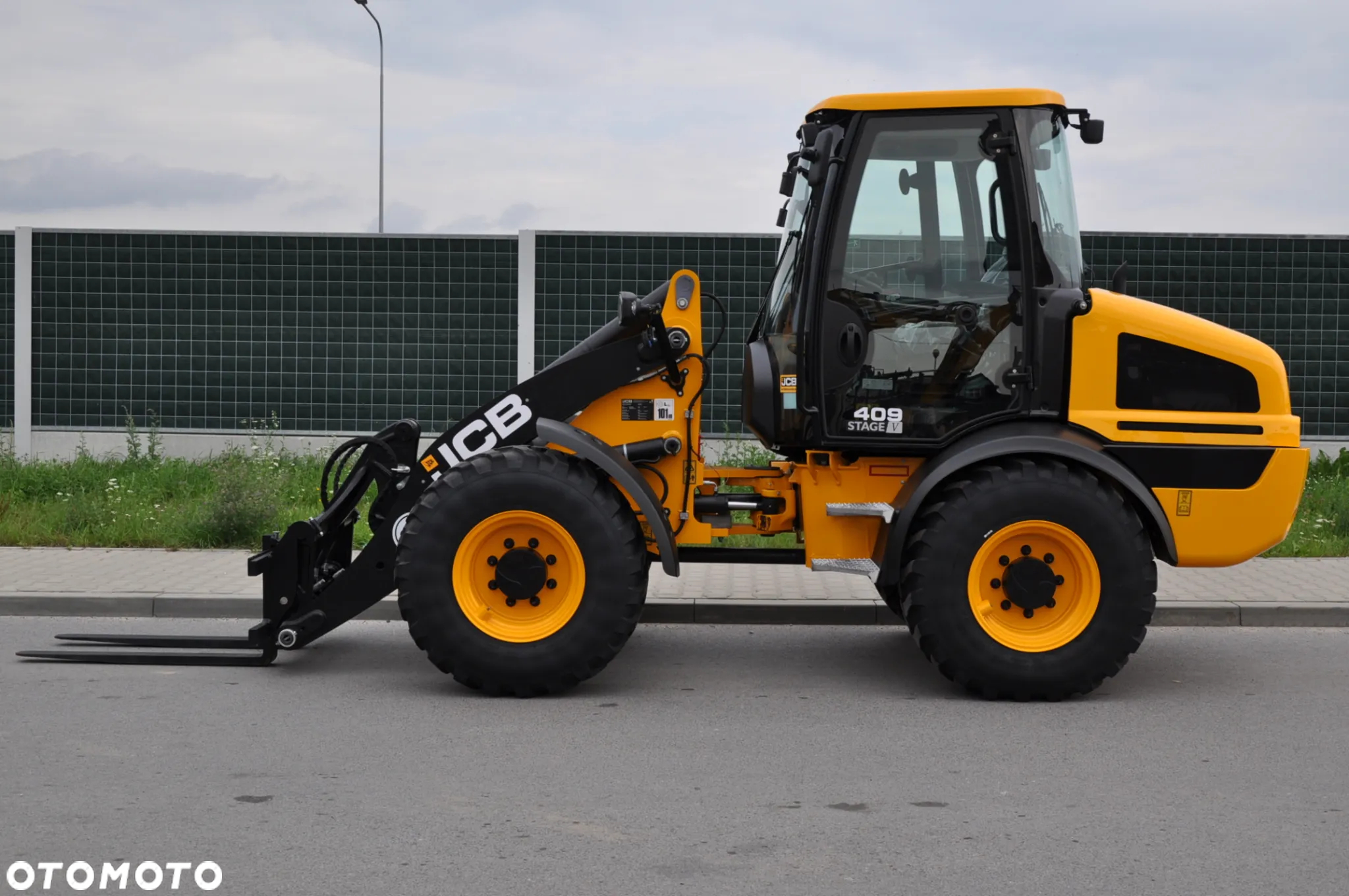 JCB WLS 409 SV FABRYCZNIE NOWA ! DOSTĘPNA OD RĘKI ! WIDŁY DO PALET SZYBKOZŁĄCZE HYDRAULICZNE - 4