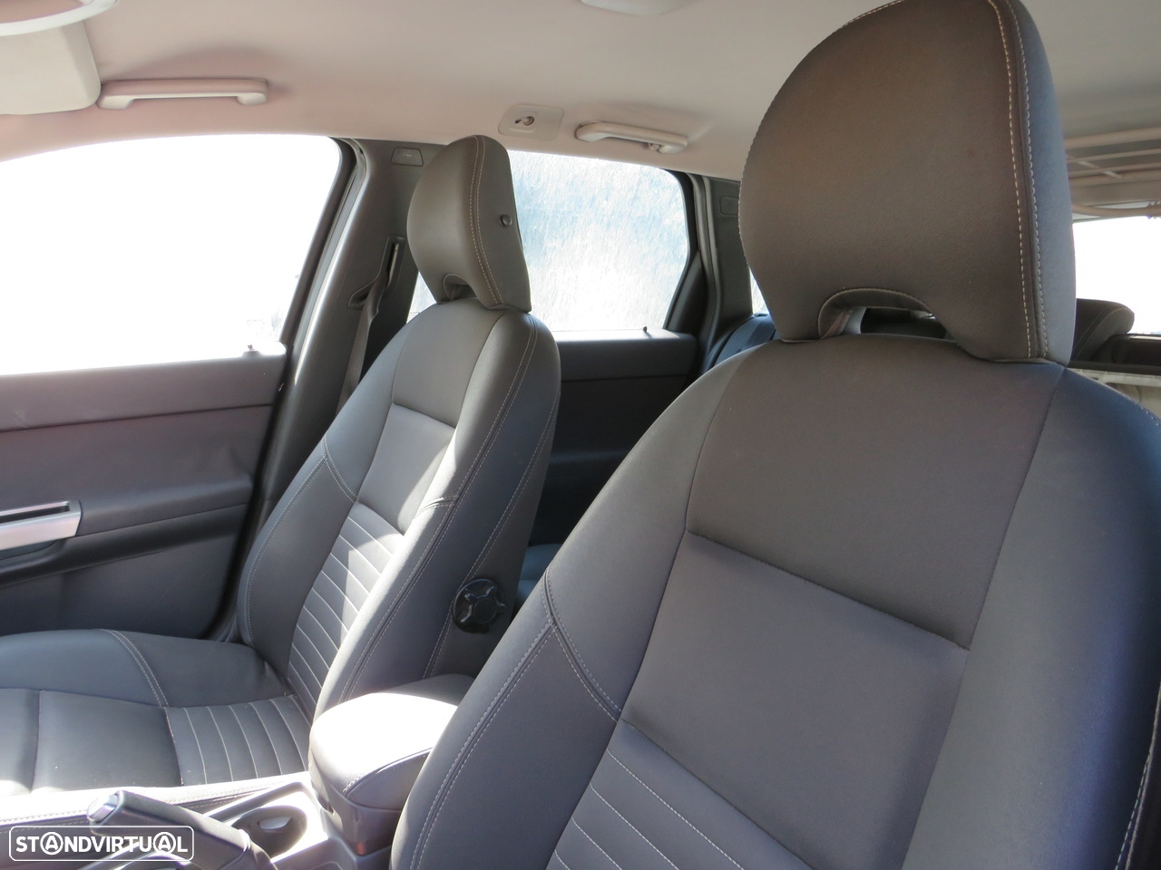 Volvo V50 2,0 D de 2006 - Peças Usadas (7938) - 6