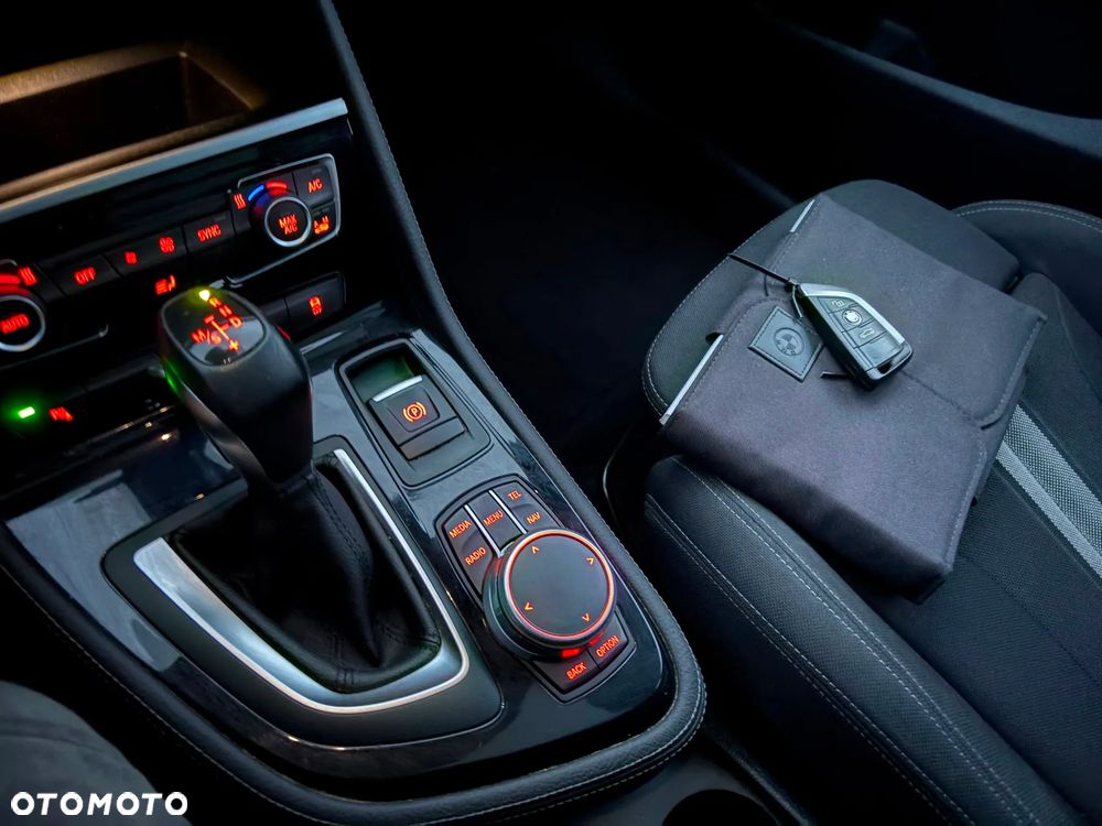 BMW Seria 2 218i Sport Line - 17