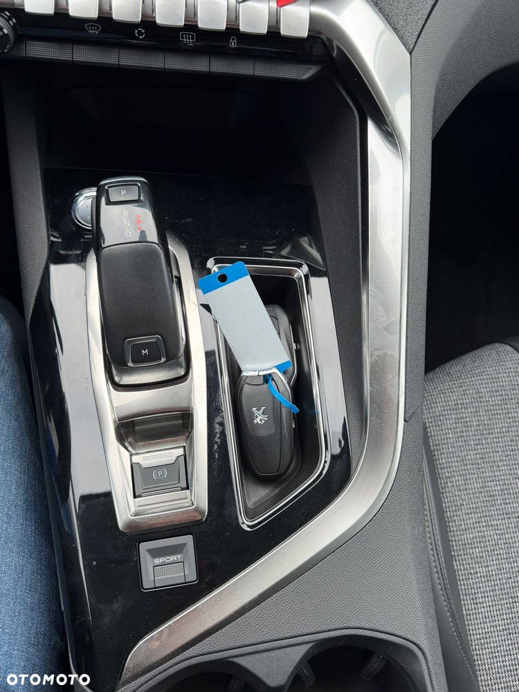 Peugeot 3008 1.6 PureTech GPF Active S&S EAT8 - 18