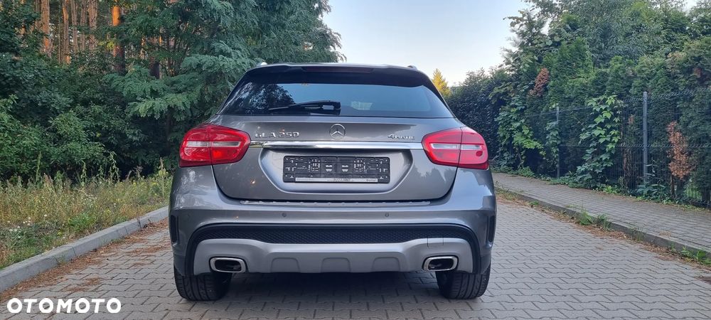 Mercedes-Benz GLA 250 4Matic 7G-DCT AMG Line - 17