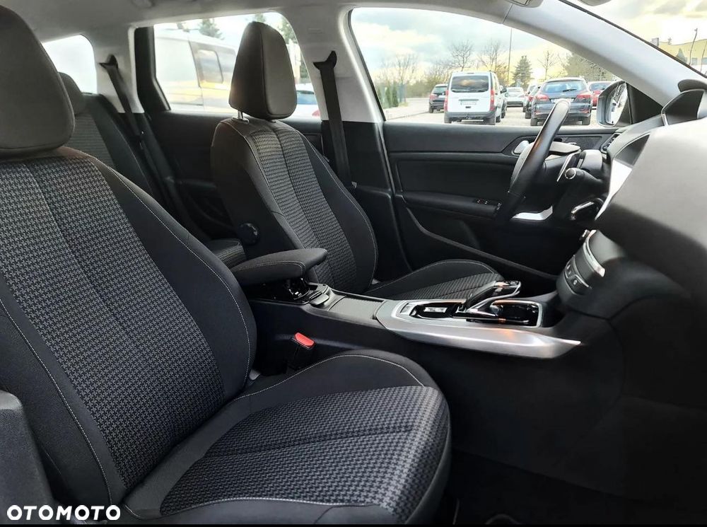 Peugeot 508 BlueHDi 130 EAT8 Allure Pack - 31