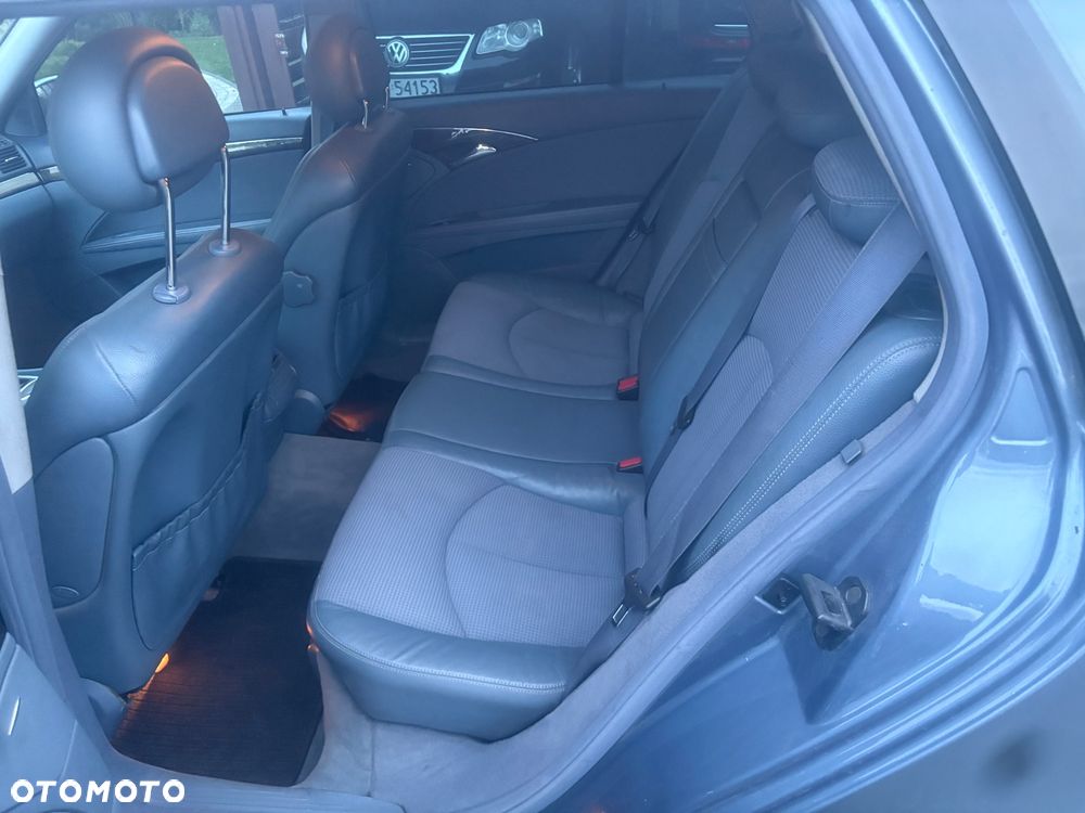 Mercedes-Benz Klasa E 220 CDI T Avantgarde - 12