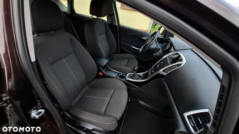Opel Astra 1.4 T Cosmo S&S - 26