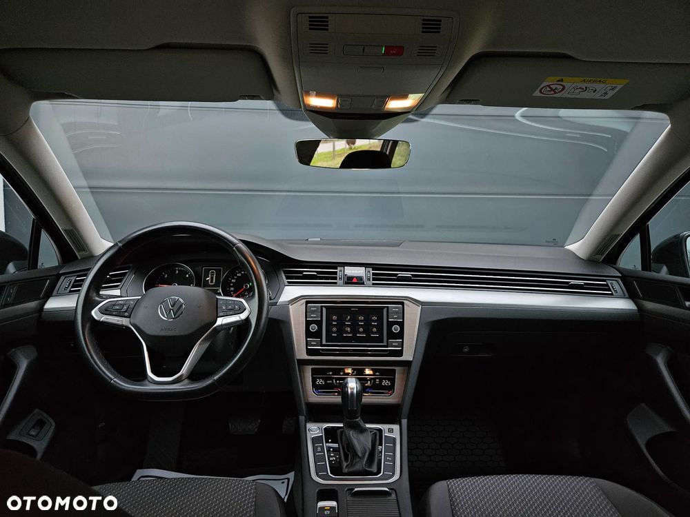 Volkswagen Passat - 10