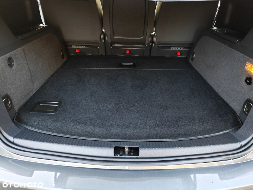 Volkswagen Touran 1.6 TDI DPF BlueMotion Technology Highline - 39