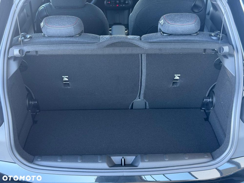 MINI Cooper C Blackyard - 9