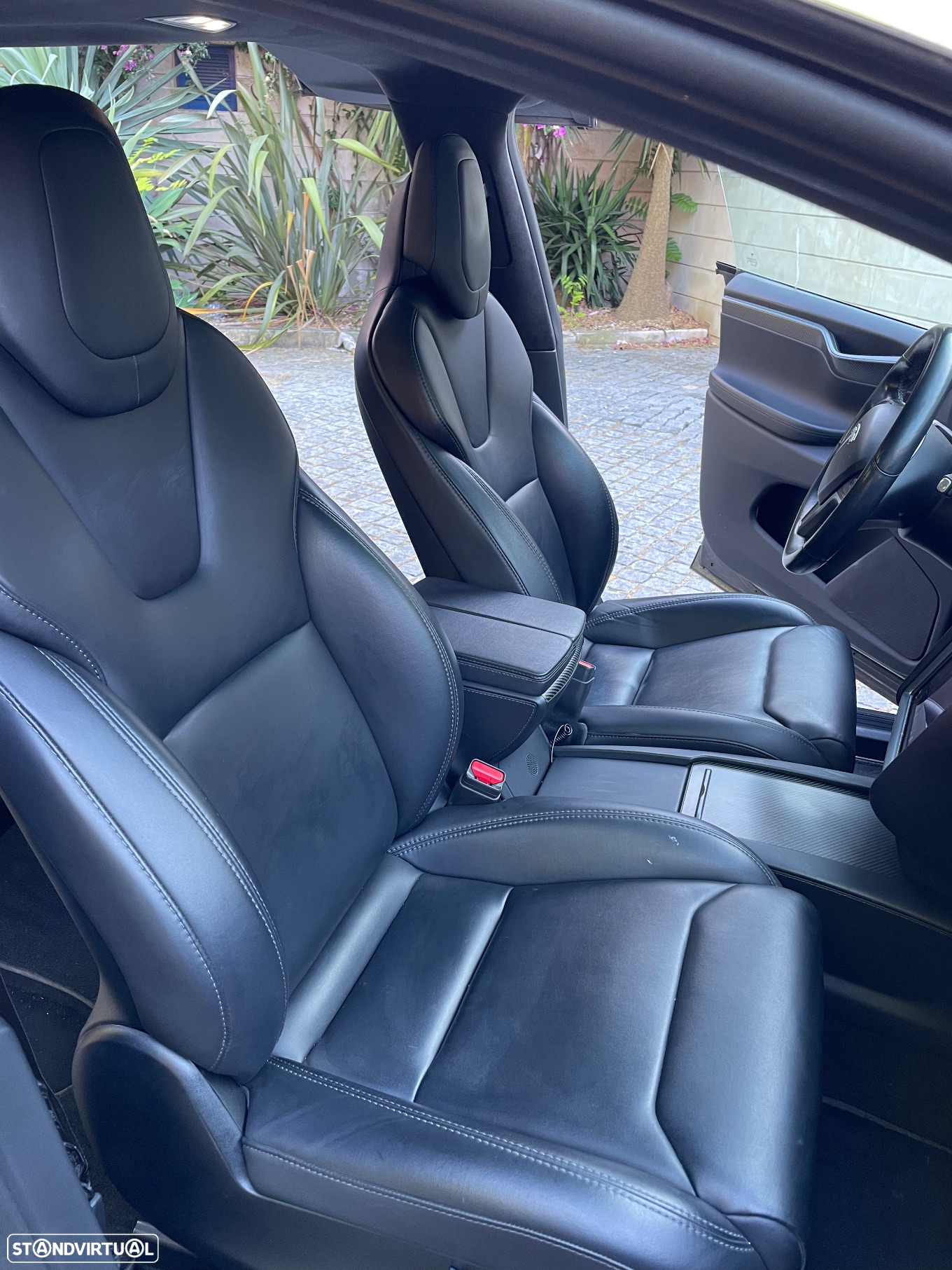Tesla Model X 100D - 38