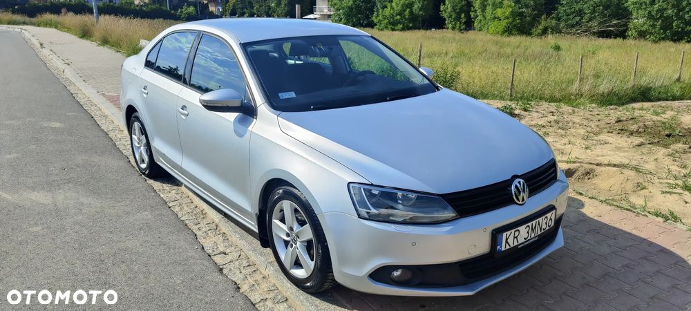 Volkswagen Jetta 1.6 TDI Trendline - 1