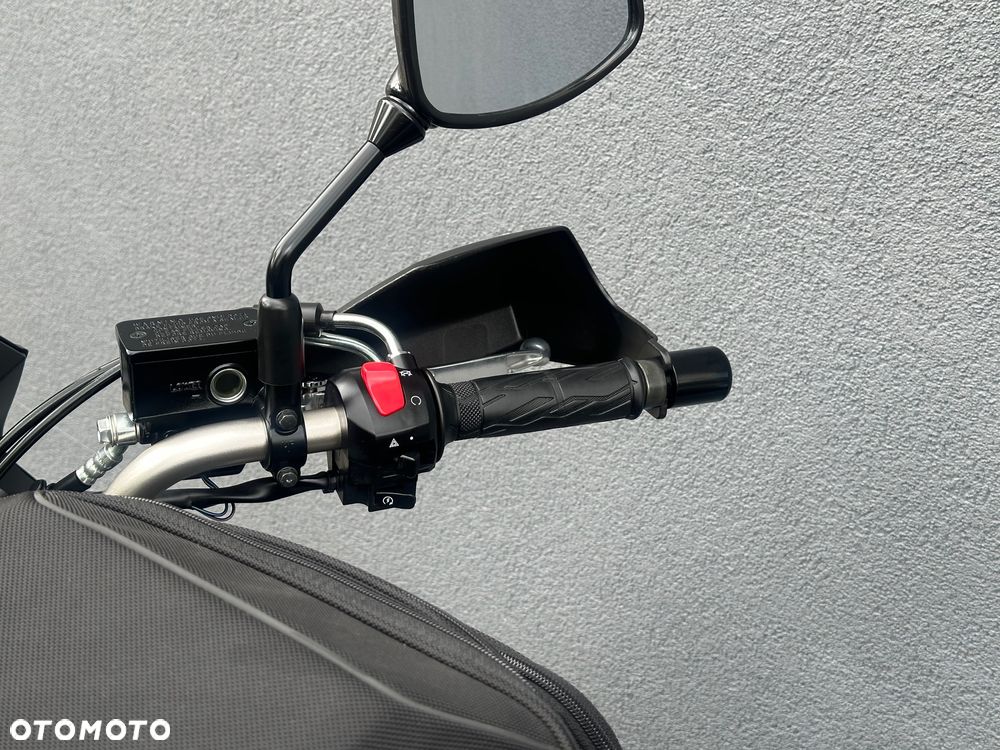Suzuki DL - 32