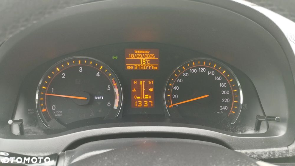 Toyota Avensis 2.0 D-4D Sol - 17