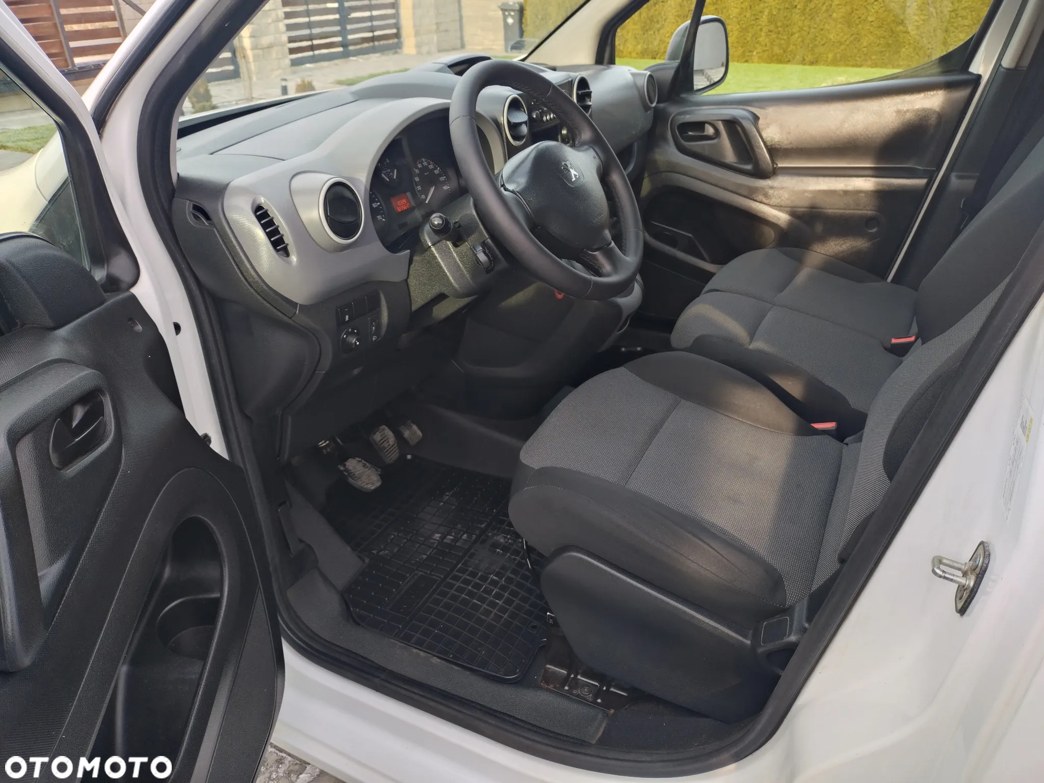 Peugeot Partner LONG 3-Osobowy - 6