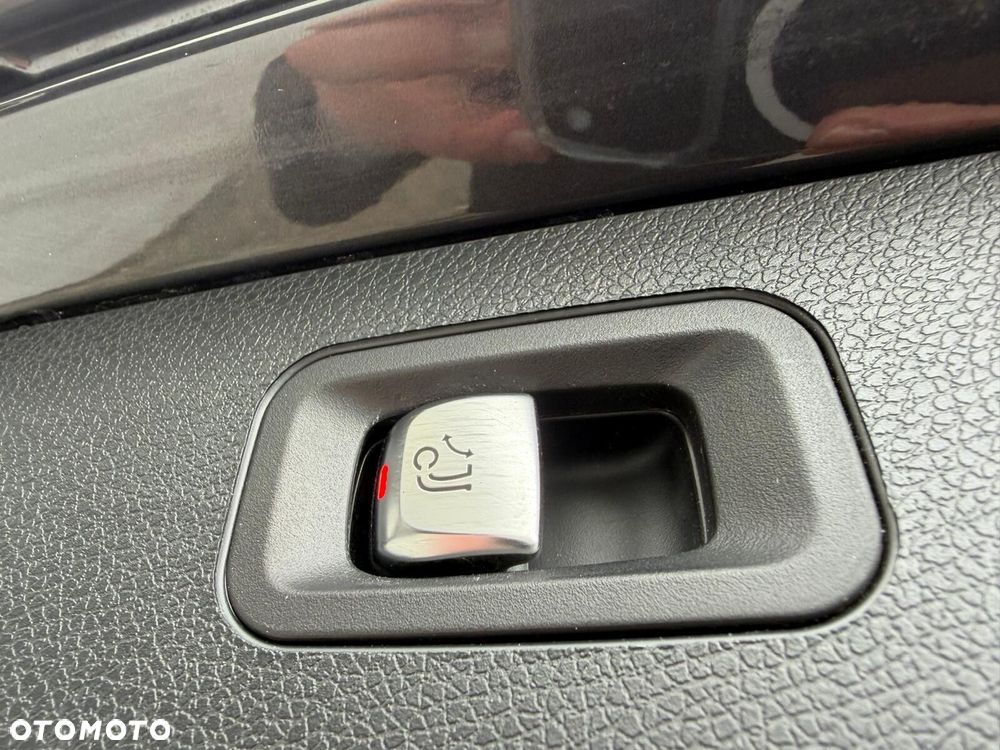 Mercedes-Benz Klasa E 220 d 4-Matic AMG/Avantgarde - 17