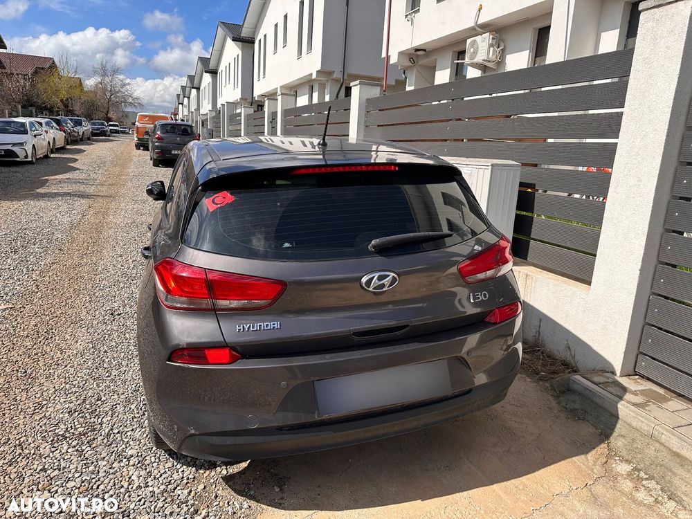 Hyundai i30 1.4 100CP 5DR M/T Comfort+ - 3