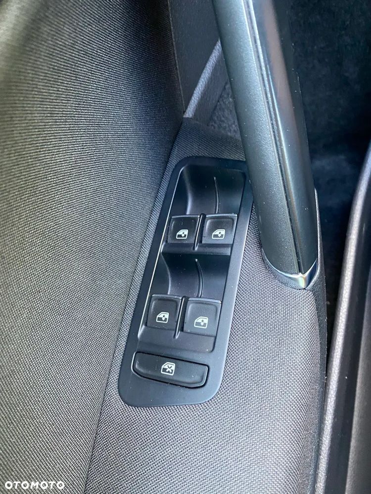 Volkswagen Golf 2.0 TDI BMT Highline DSG - 16