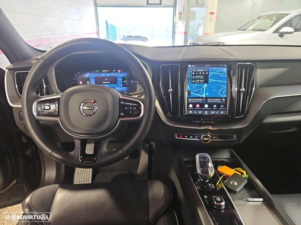 Volvo XC 60 2.0 T6 PHEV Black Edition - 8