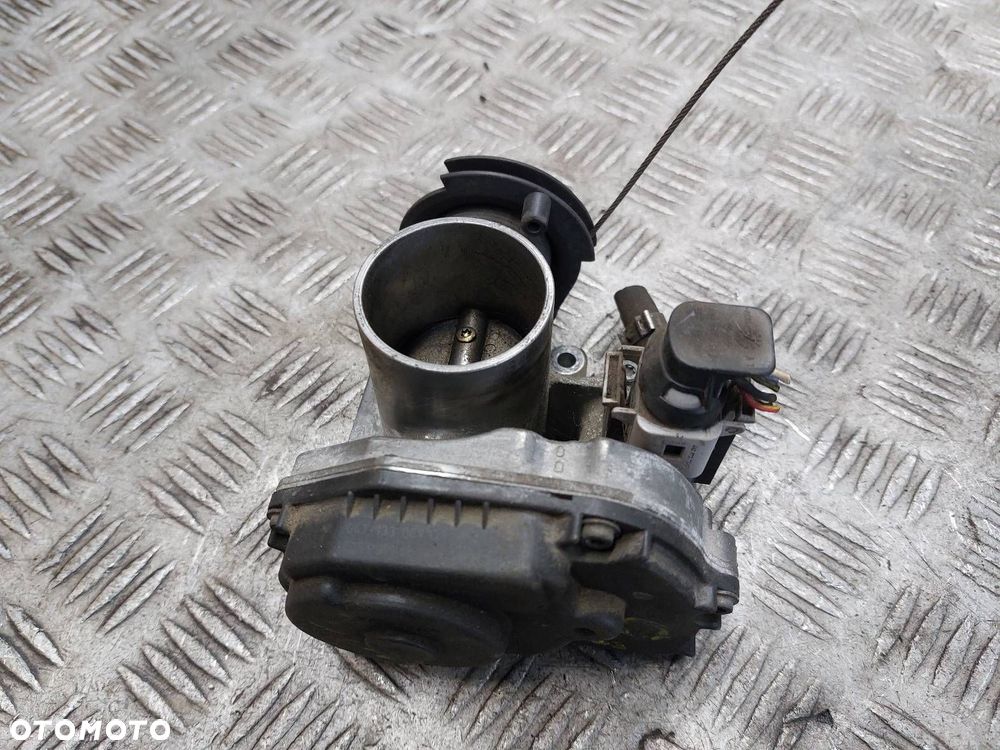 PRZEPUSTNICA VOLKSWAGEN LUPO I 1.0 8V 047133061G - 2