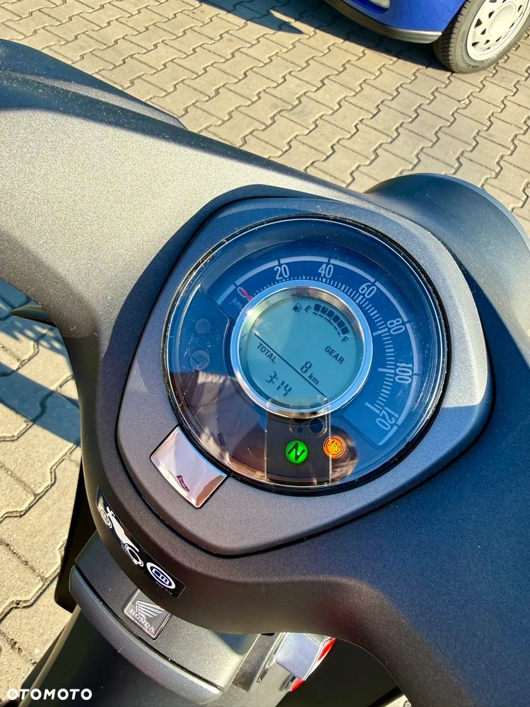 Honda Super Cub - 11