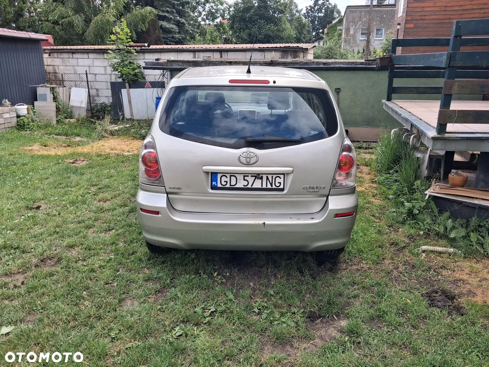 Toyota Corolla Verso - 11